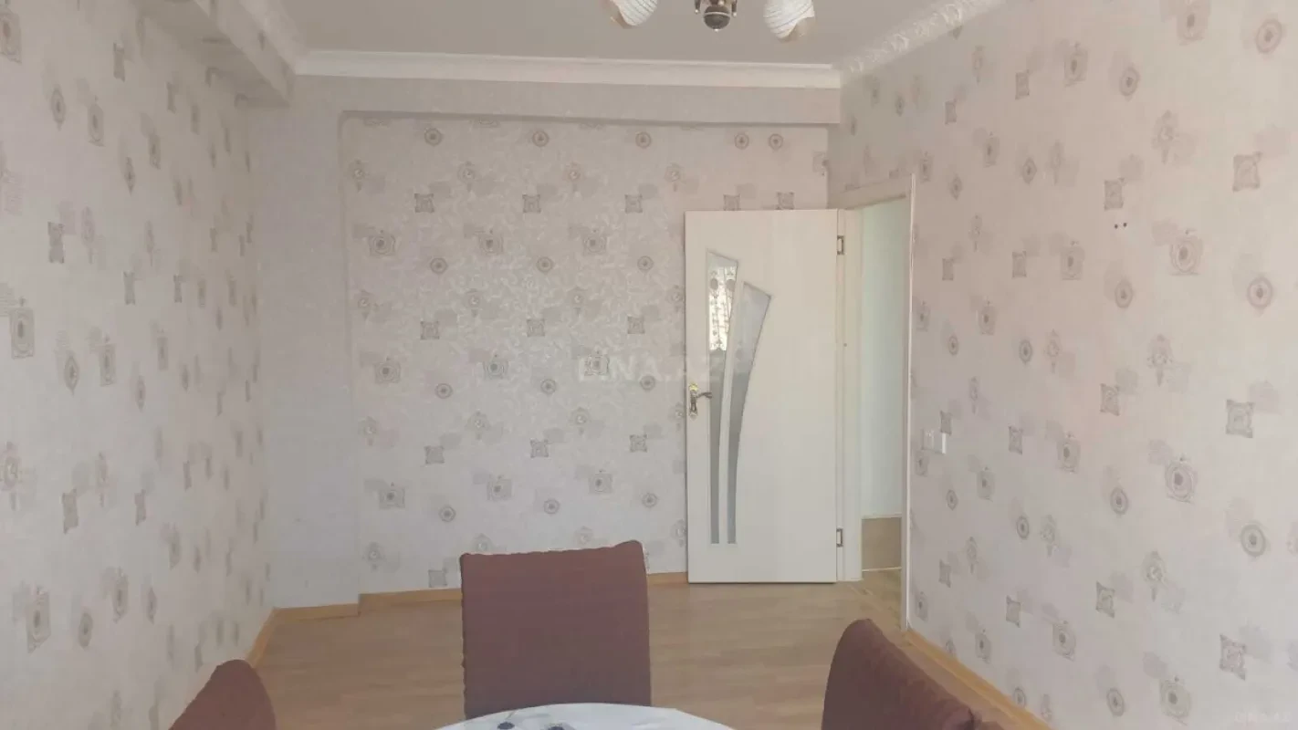 Kirayə verilir 2 otaqlı mənzil 70 m²