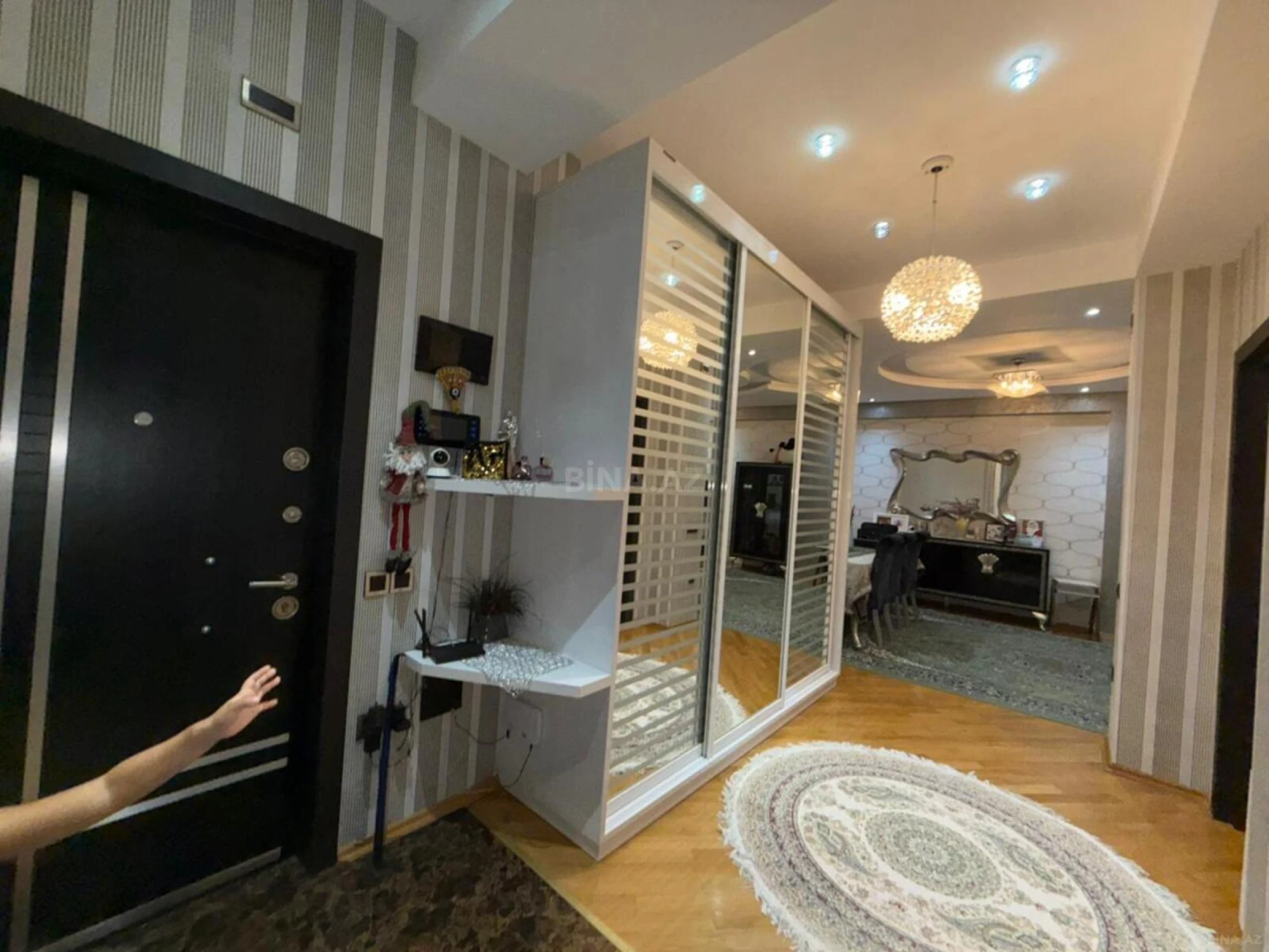 Satılır 2 otaqlı mənzil 88 m²