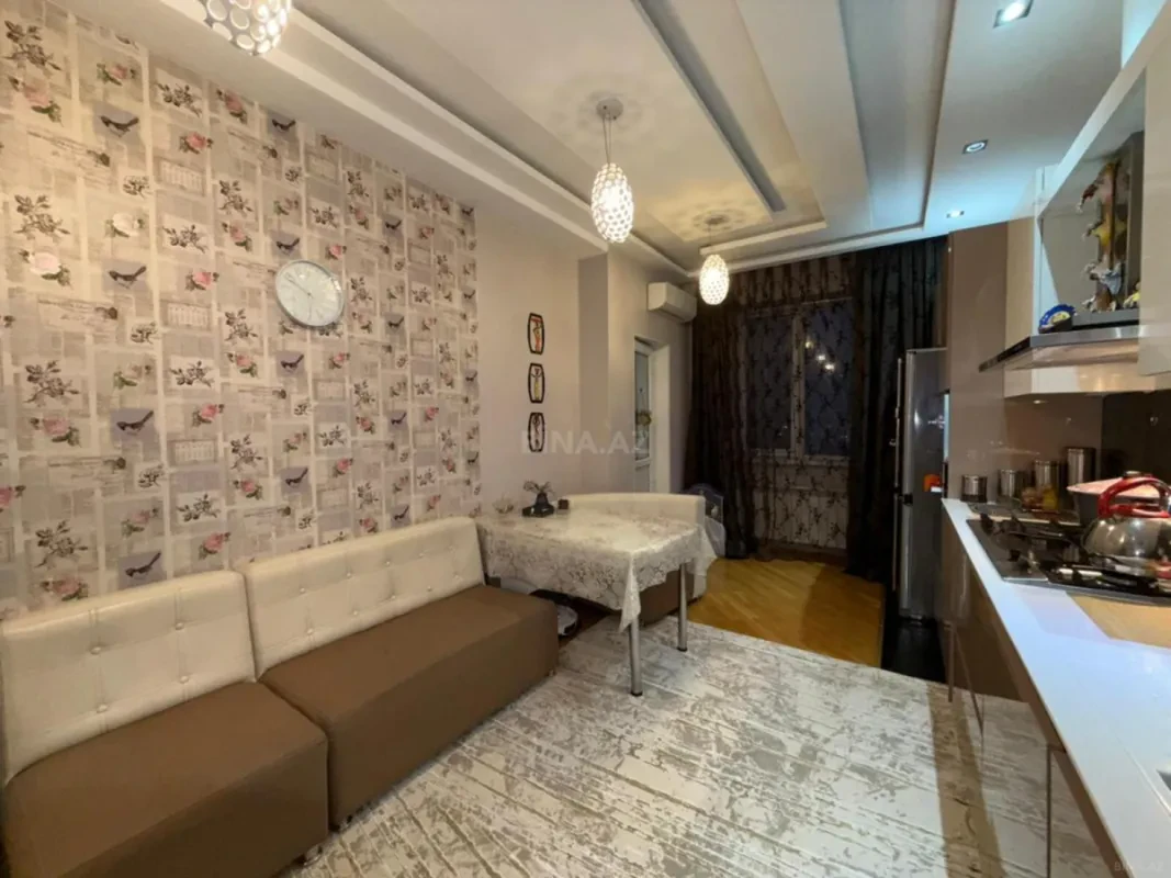 Satılır 2 otaqlı mənzil 88 m²