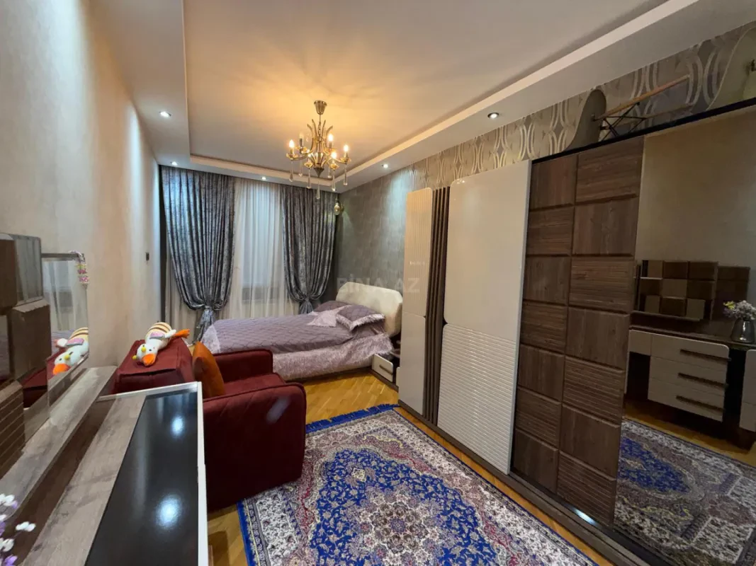Satılır 2 otaqlı mənzil 88 m²