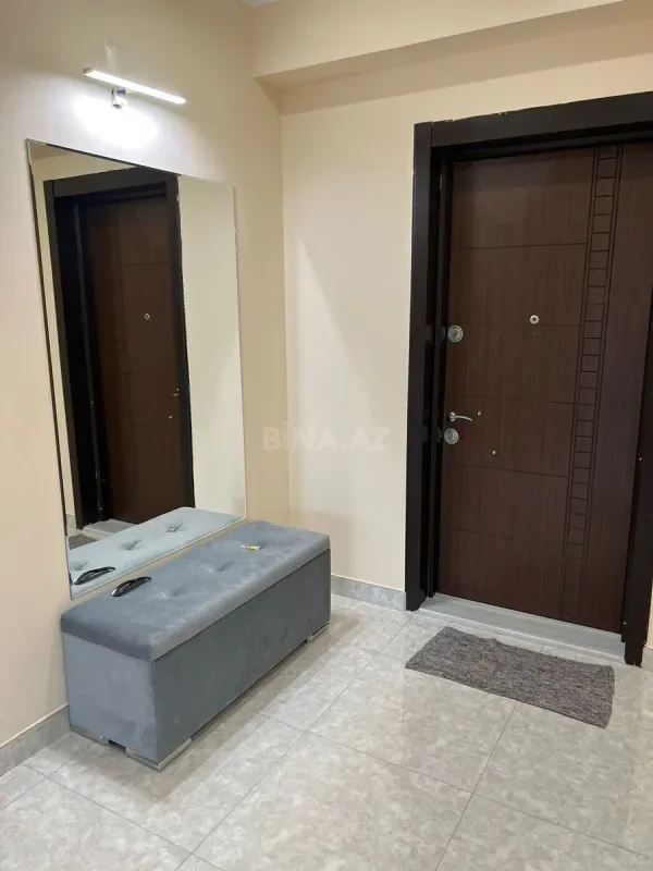 Kirayə verilir 2 otaqlı mənzil 120 m²