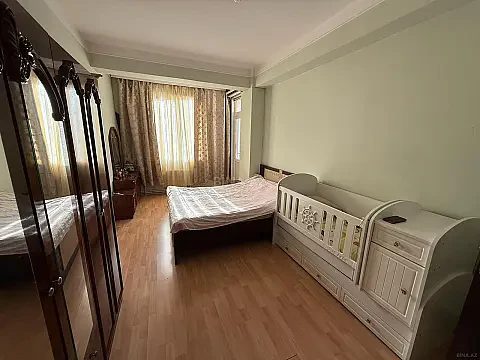 Satılır 2 otaqlı mənzil 90 m²