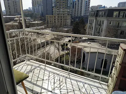 Kirayə verilir 3 otaqlı mənzil 65 m²
