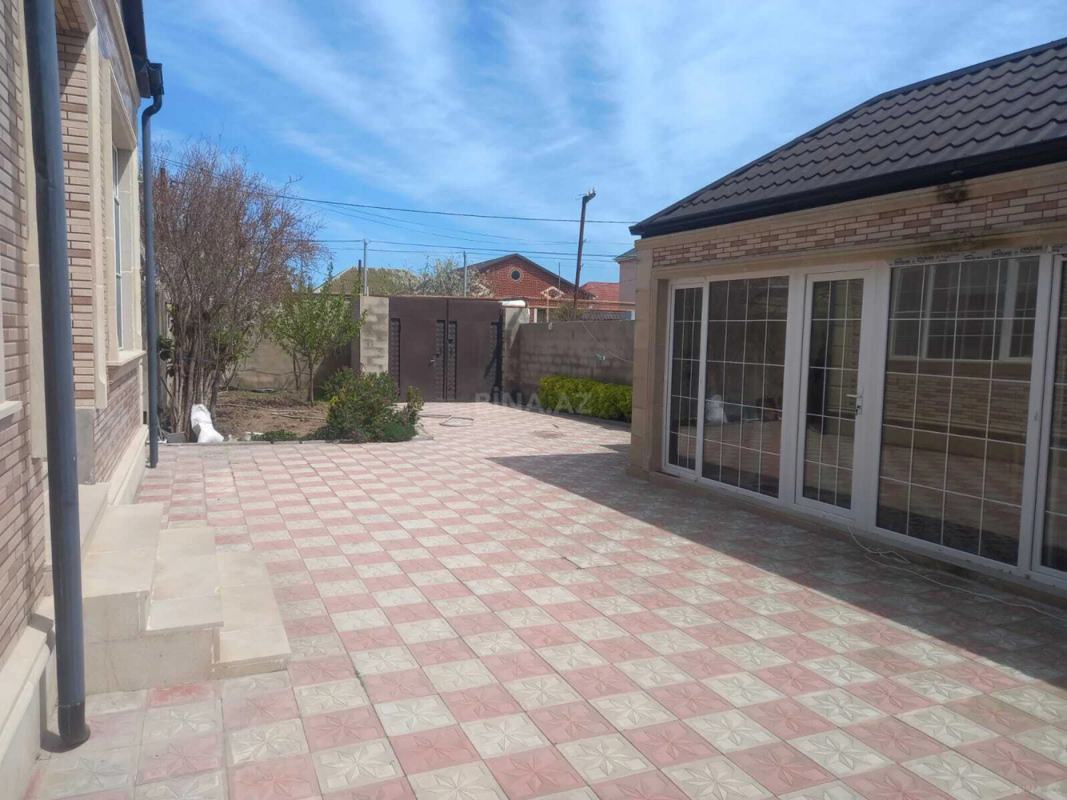 Satılır 4 otaqlı həyət evi 140 m²