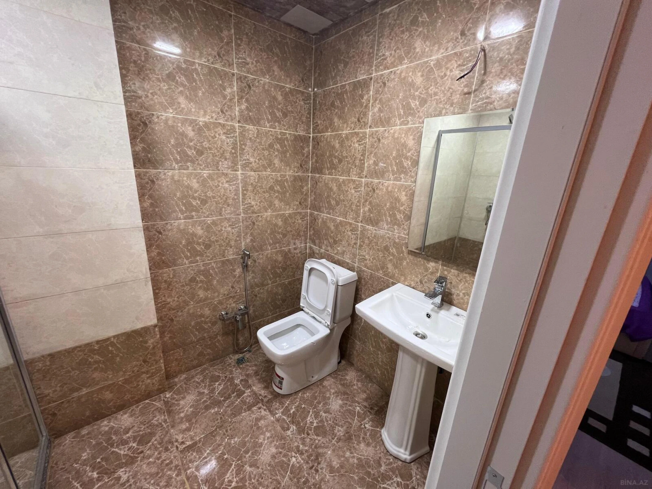 Kirayə verilir 2 otaqlı mənzil 66 m²