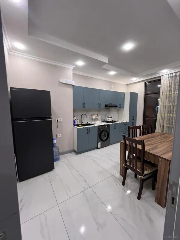 Kirayə verilir 2 otaqlı mənzil 85 m²