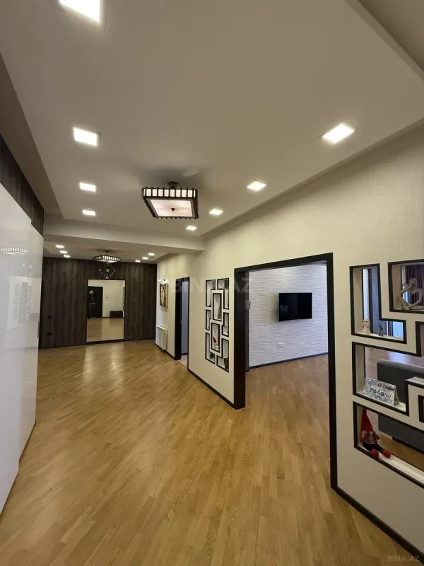 Satılır 3 otaqlı mənzil 160 m²