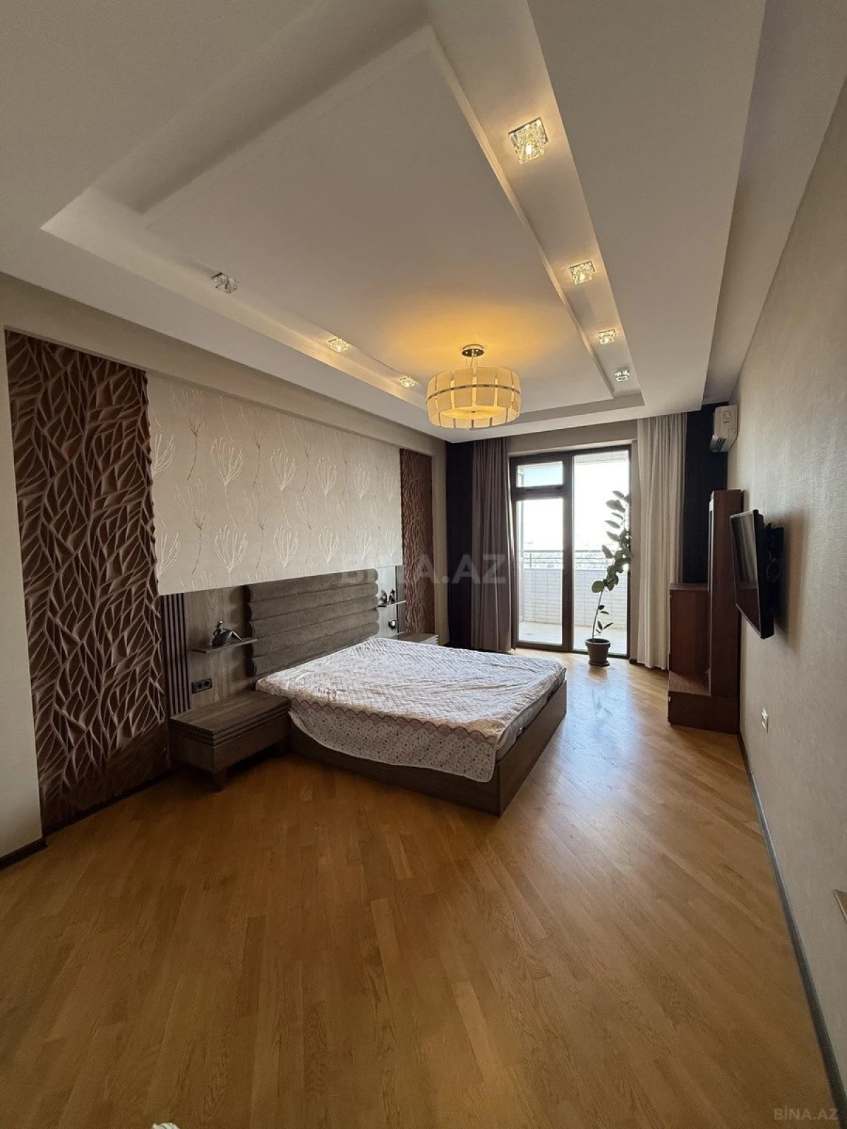 Satılır 3 otaqlı mənzil 160 m²