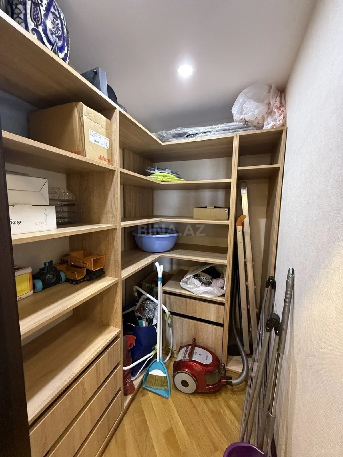 Satılır 3 otaqlı mənzil 160 m²