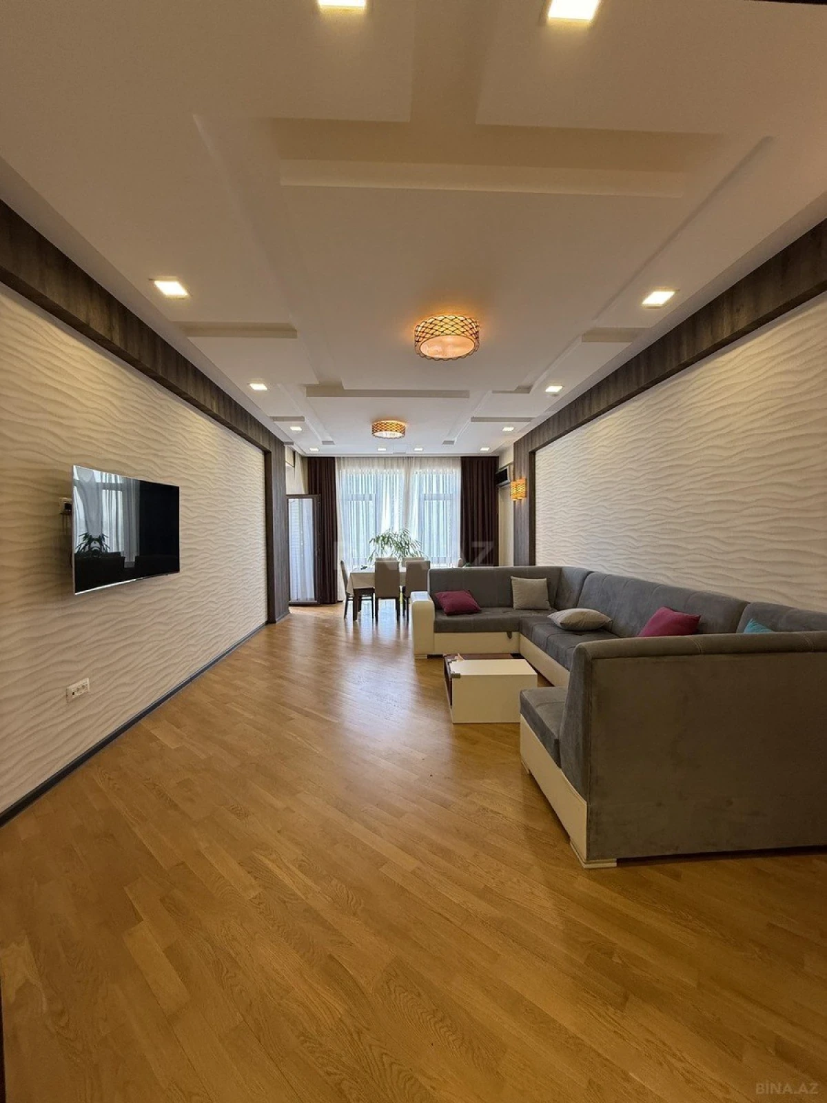 Satılır 3 otaqlı mənzil 160 m²