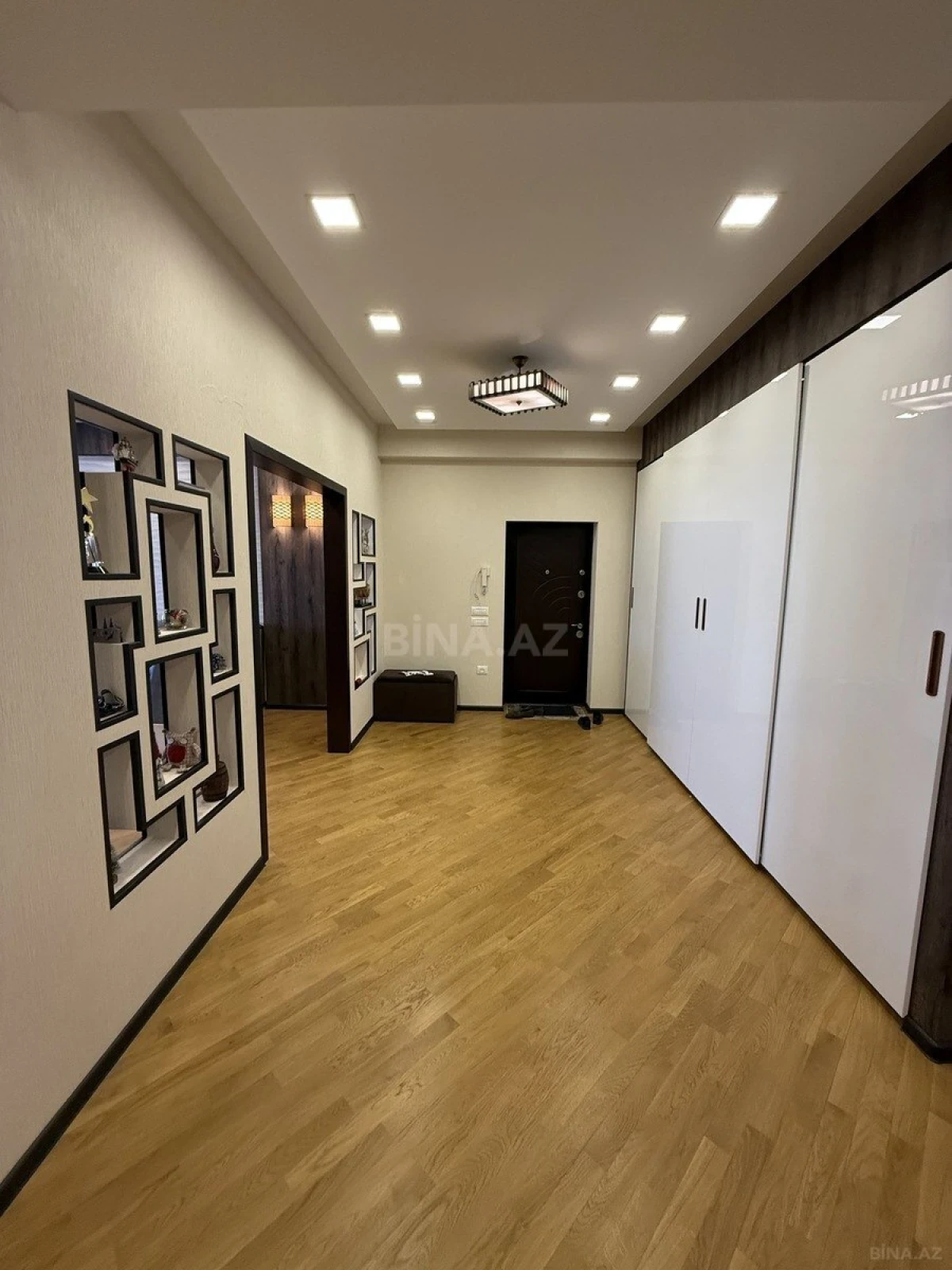 Satılır 3 otaqlı mənzil 160 m²