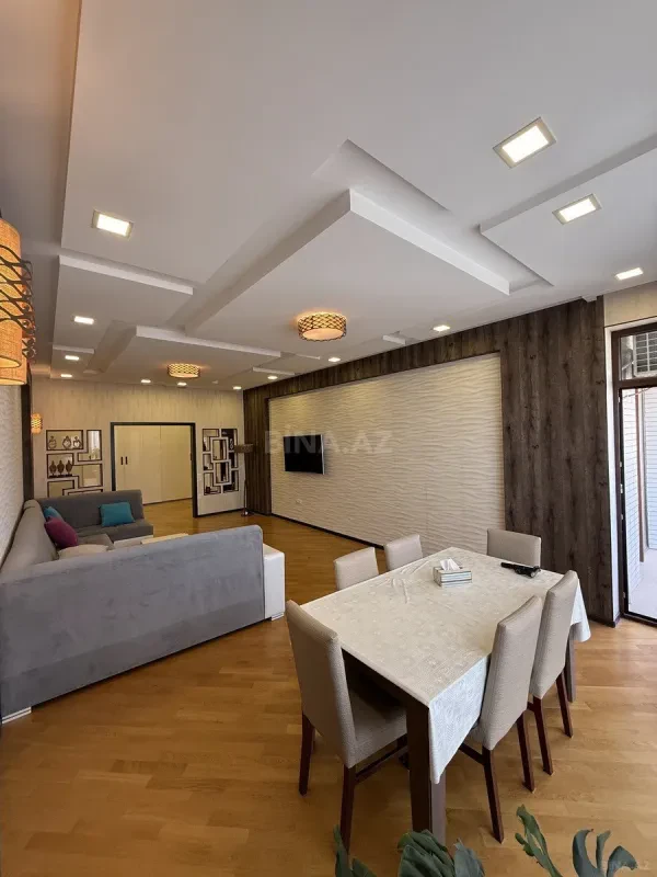 Satılır 3 otaqlı mənzil 160 m²