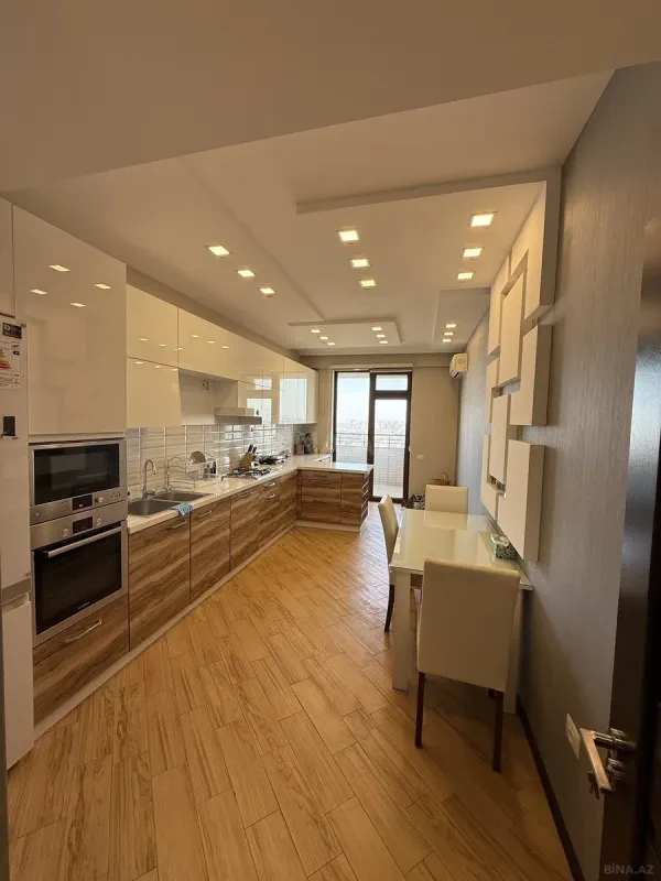 Satılır 3 otaqlı mənzil 160 m²