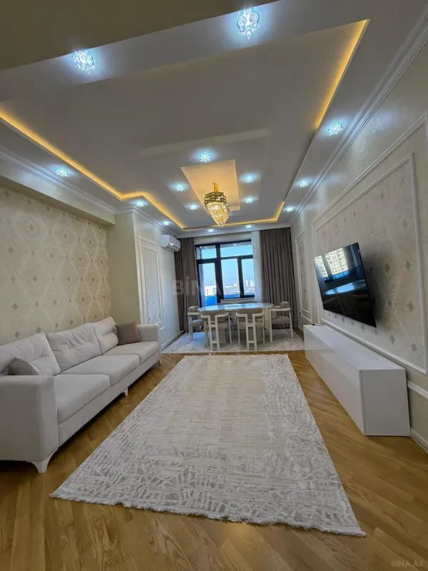 Satılır 2 otaqlı mənzil 83 m²