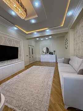 Satılır 2 otaqlı mənzil 83 m²