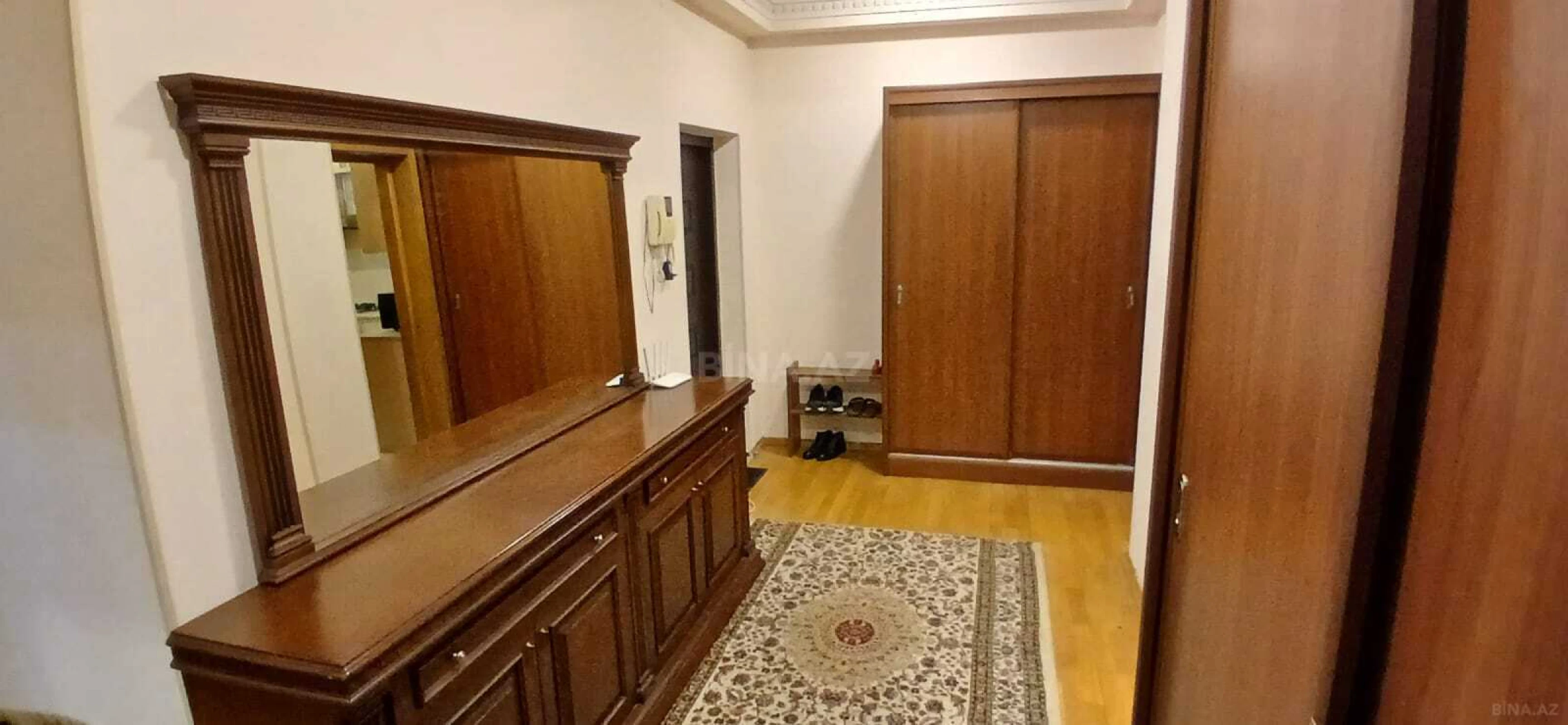 Kirayə verilir 3 otaqlı mənzil 140 m²