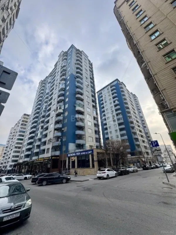Kirayə verilir 3 otaqlı mənzil 140 m²