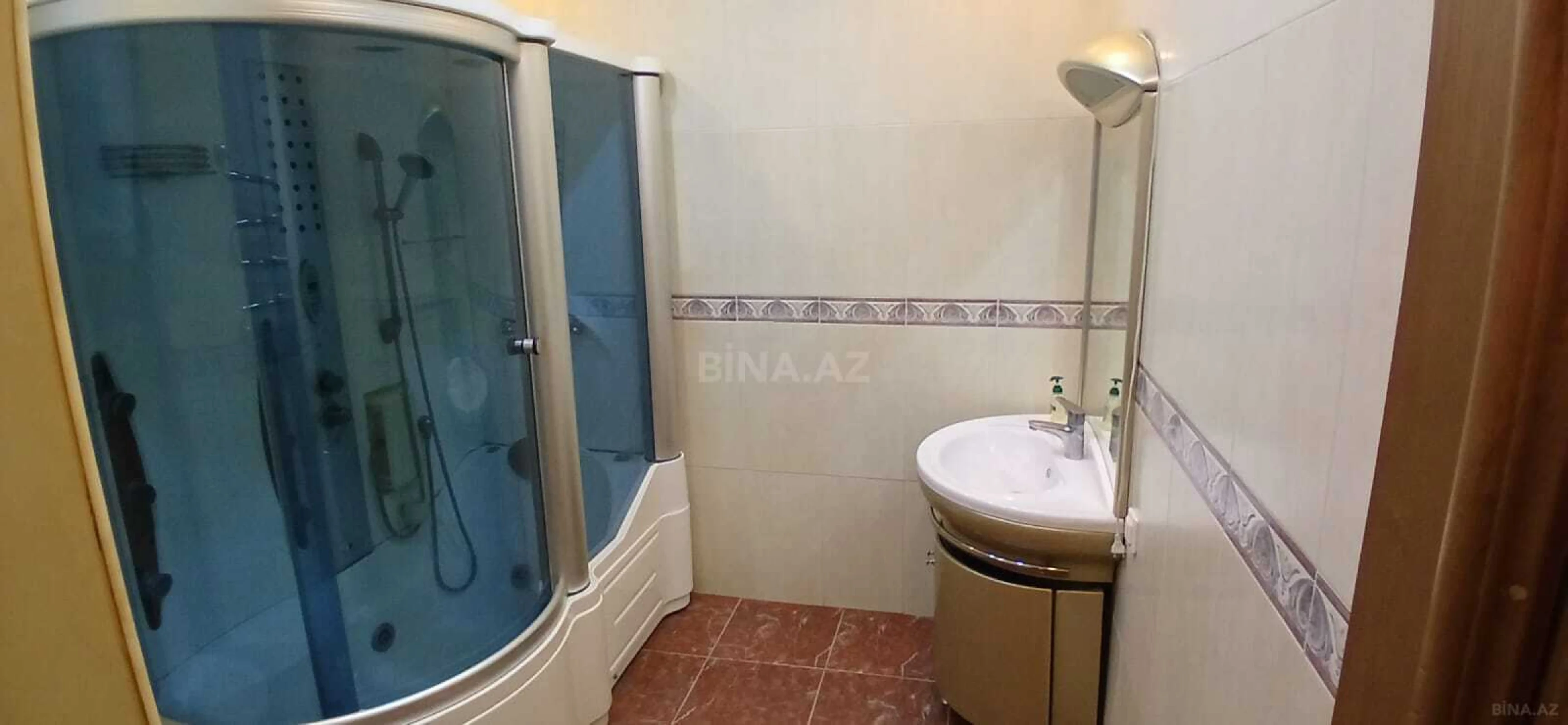 Kirayə verilir 3 otaqlı mənzil 140 m²