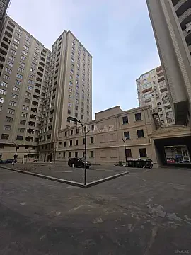 Satılır 3 otaqlı mənzil 130 m²