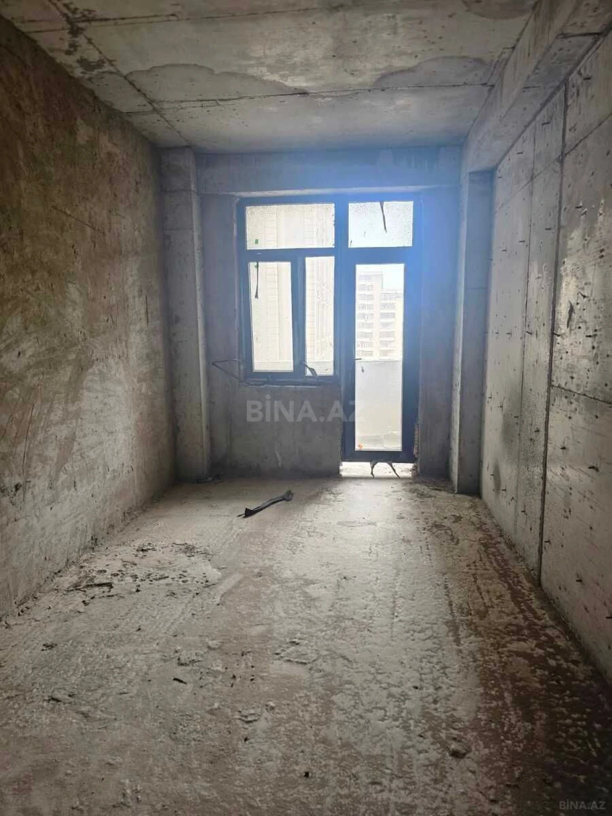Satılır 3 otaqlı mənzil 130 m²