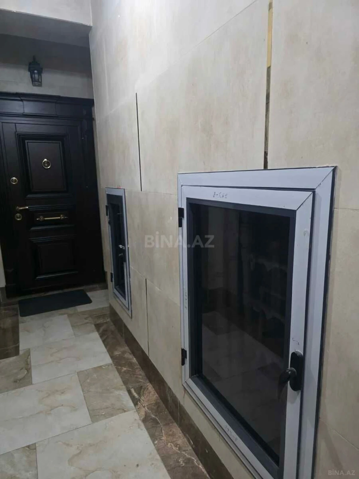 Satılır 3 otaqlı mənzil 130 m²