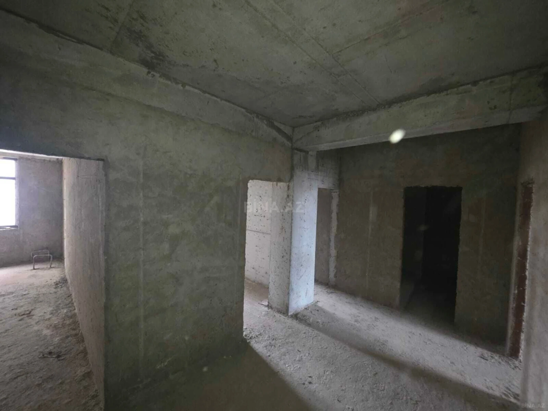 Satılır 3 otaqlı mənzil 130 m²