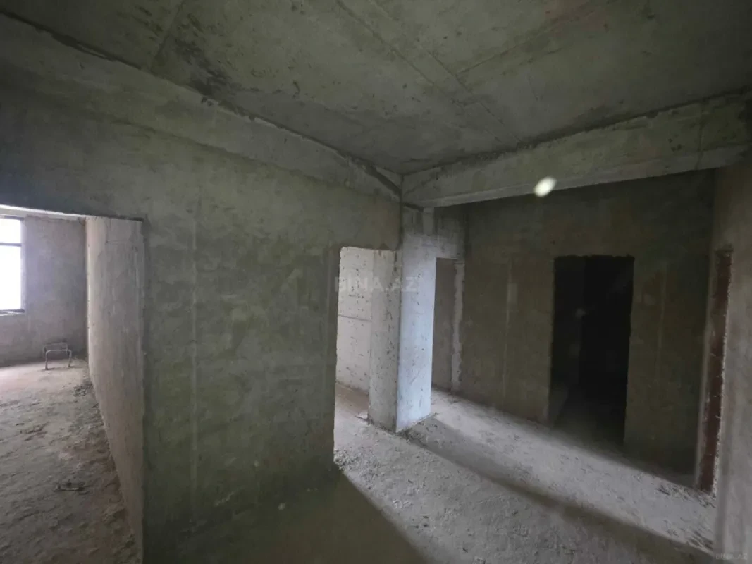 Satılır 3 otaqlı mənzil 130 m²