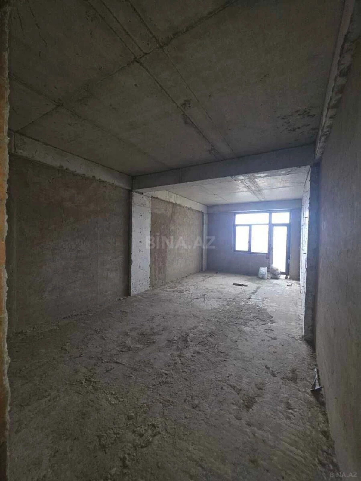 Satılır 3 otaqlı mənzil 130 m²