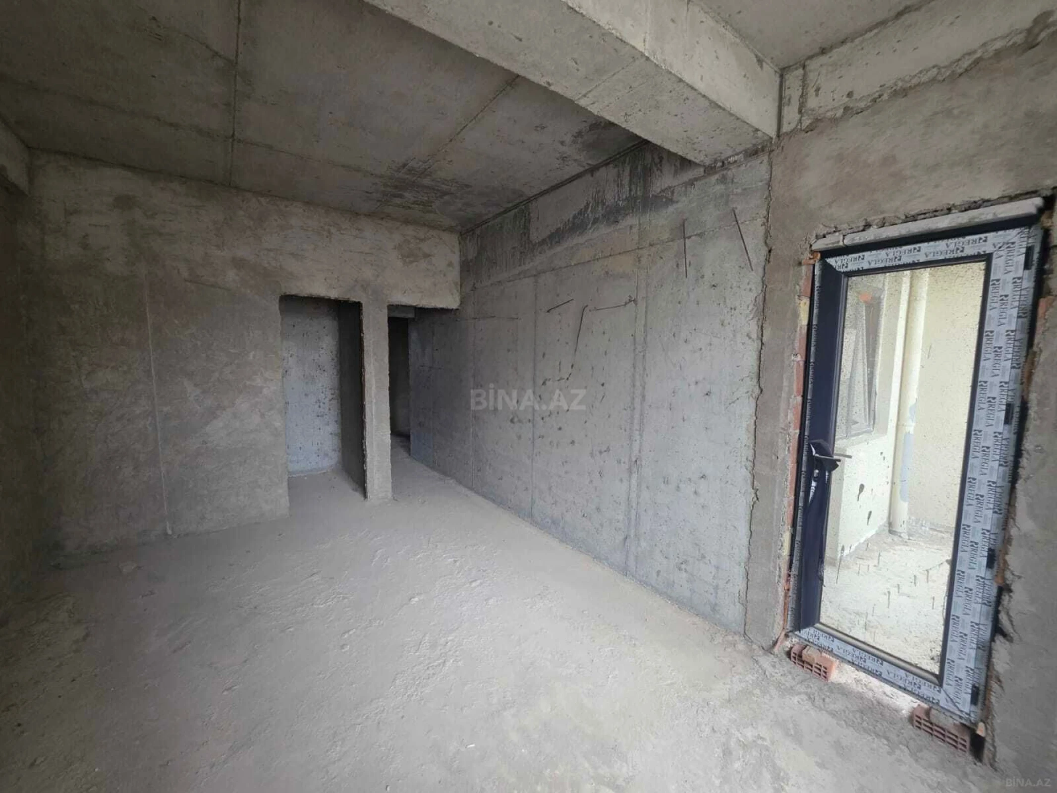 Satılır 3 otaqlı mənzil 130 m²
