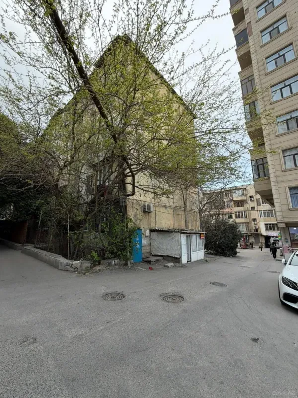 Satılır 4 otaqlı mənzil 100 m²