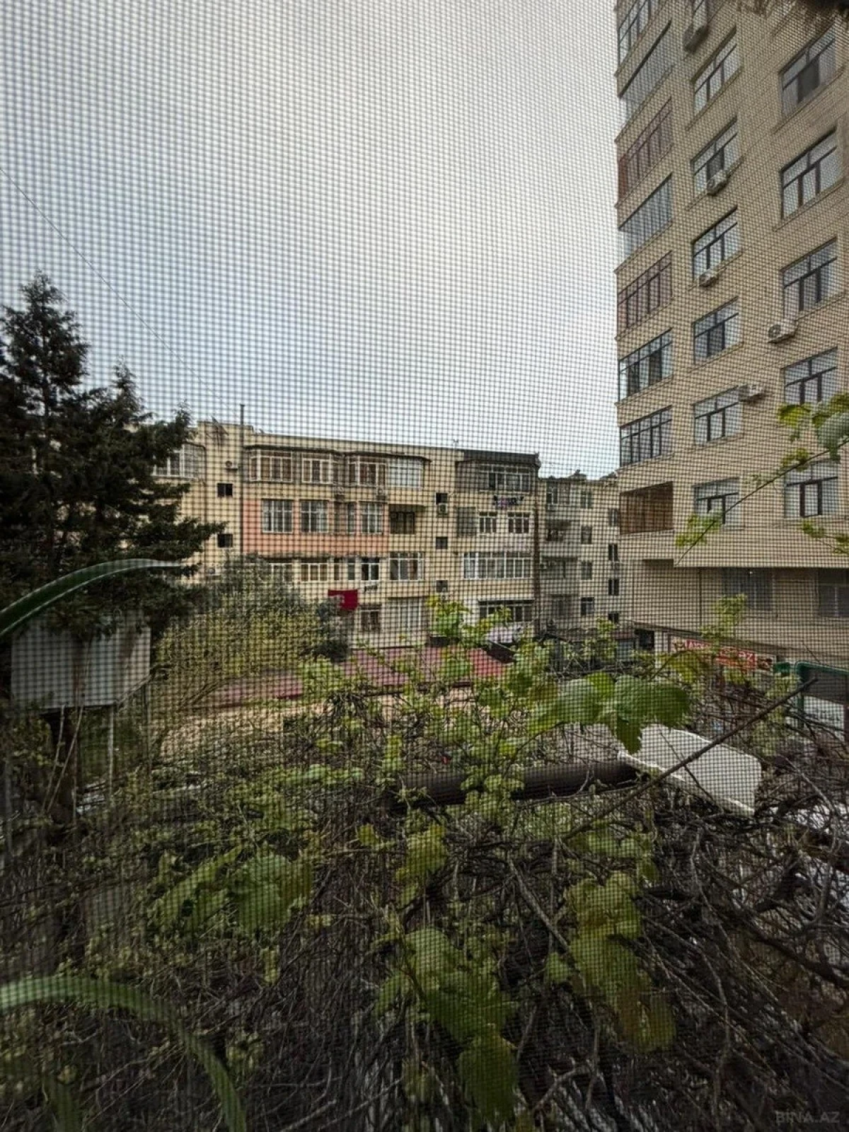 Satılır 4 otaqlı mənzil 100 m²