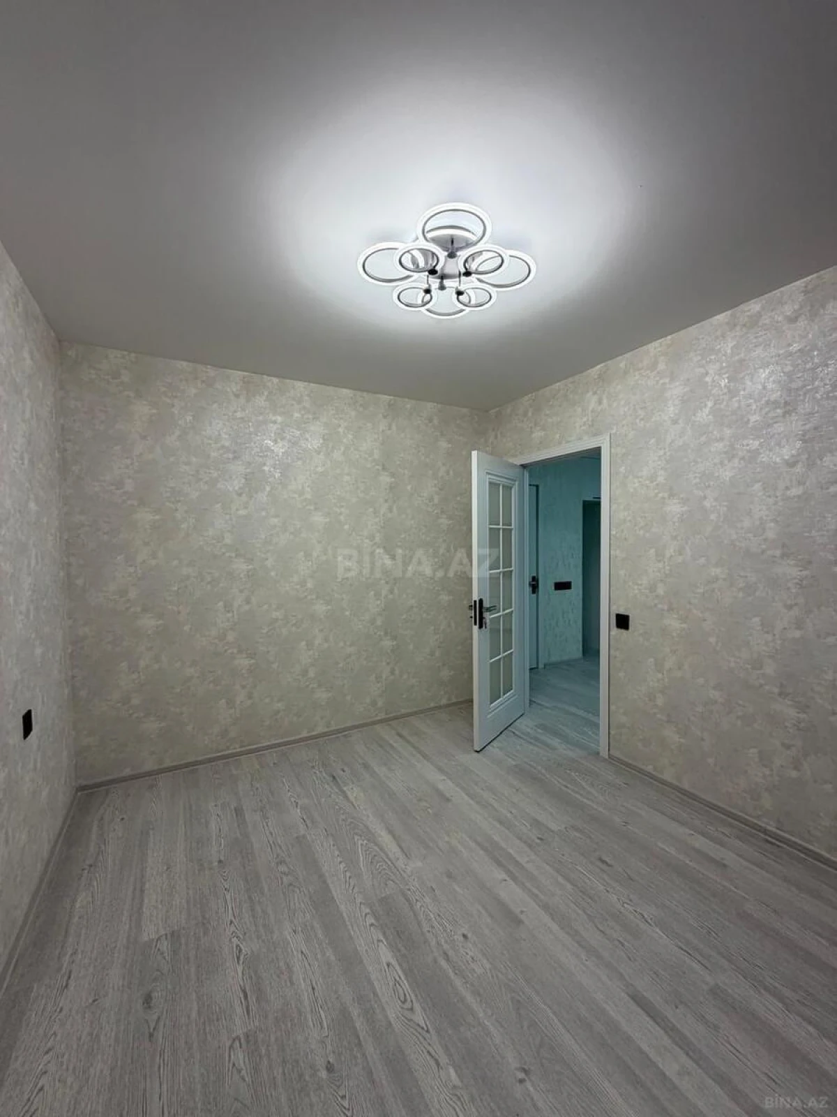Satılır 2 otaqlı mənzil 63 m²