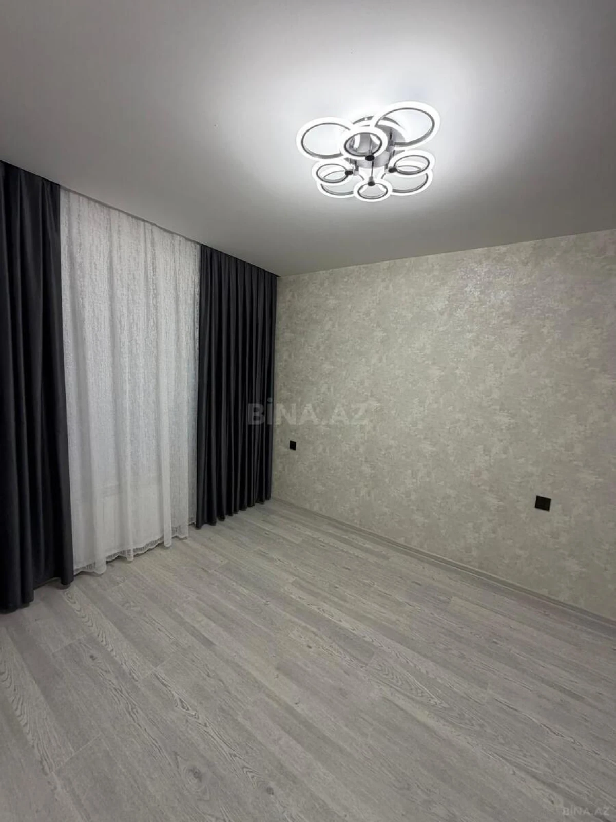 Satılır 2 otaqlı mənzil 63 m²