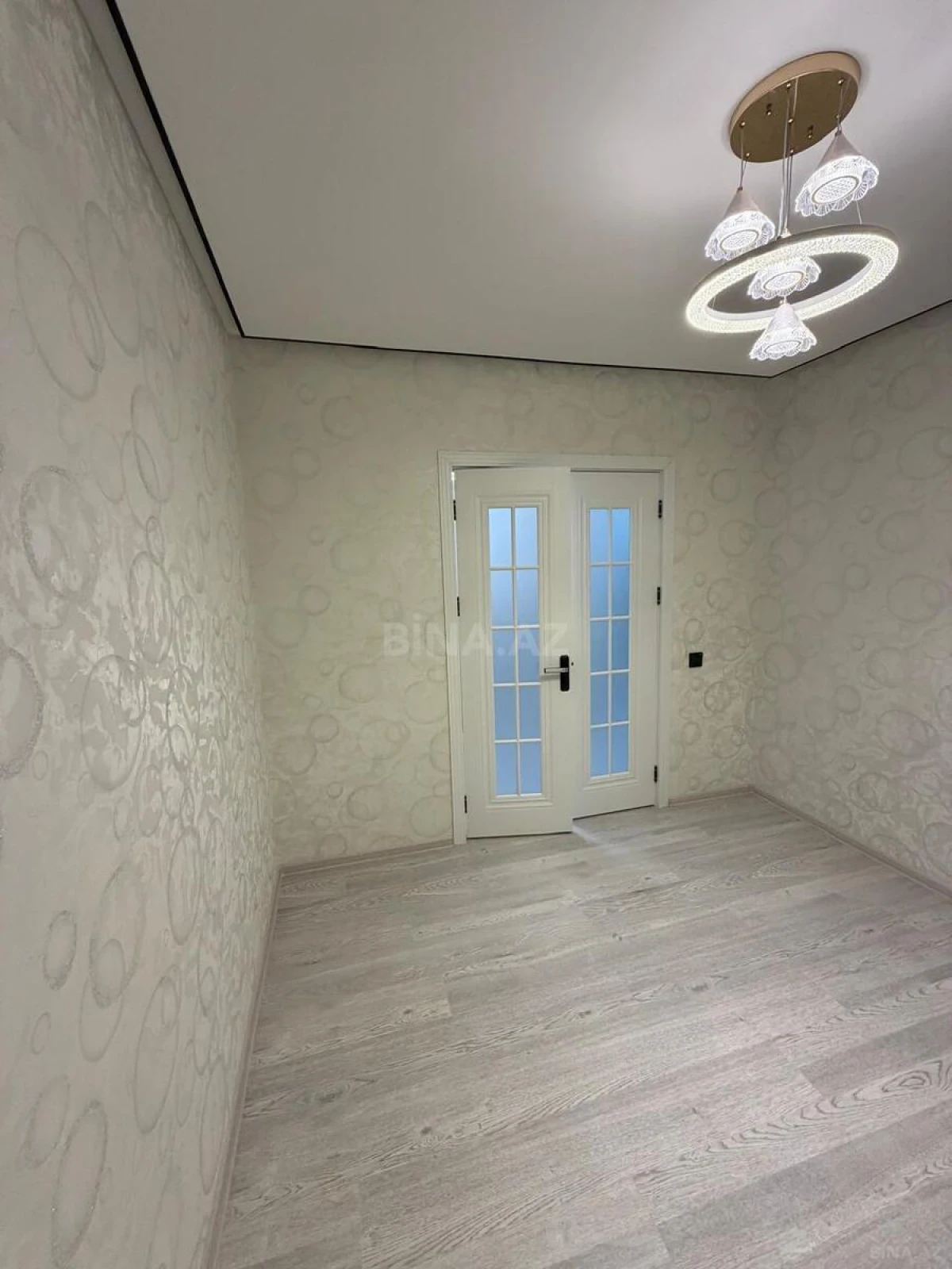 Satılır 2 otaqlı mənzil 63 m²