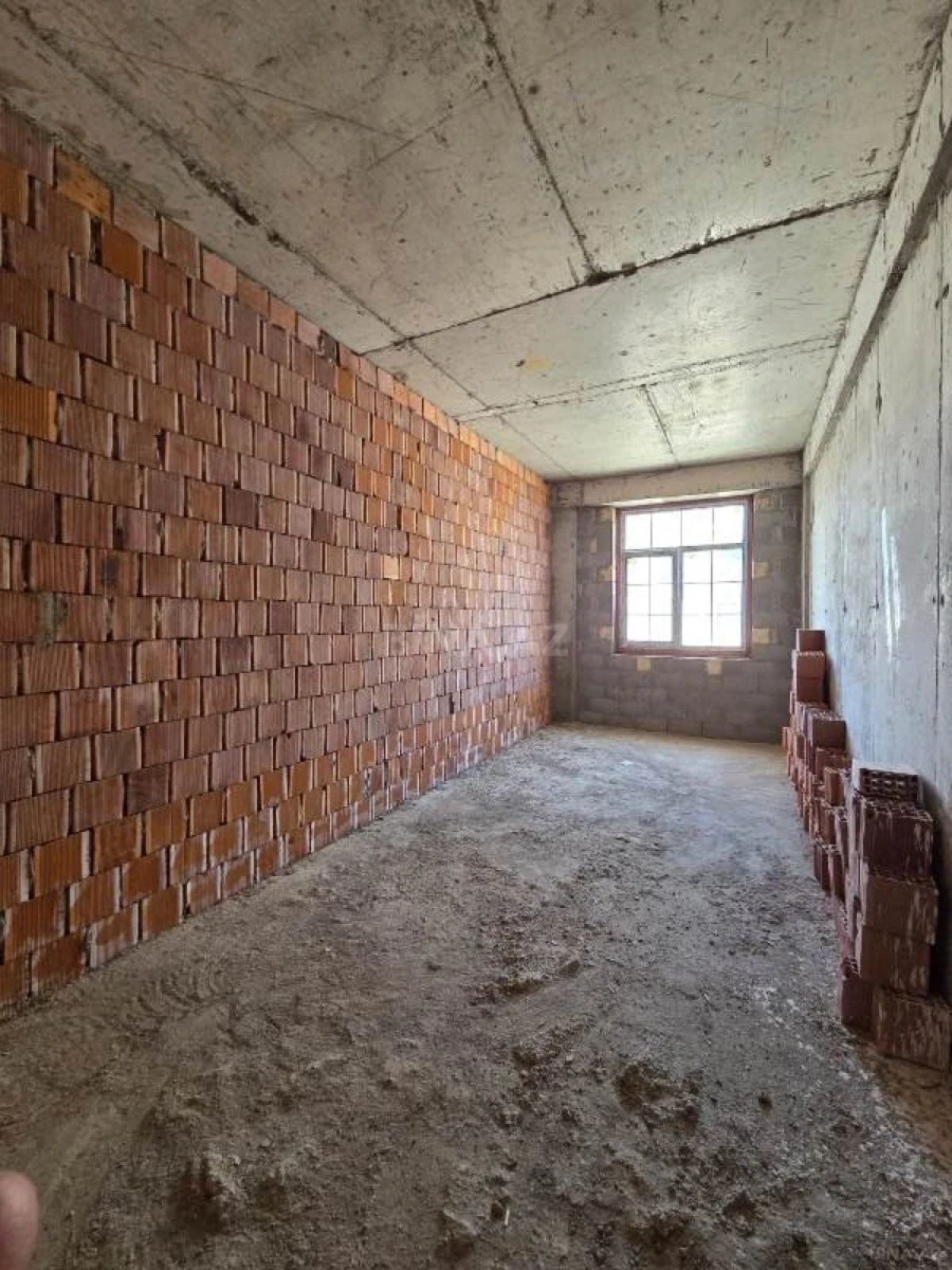 Satılır 4 otaqlı mənzil 165 m²