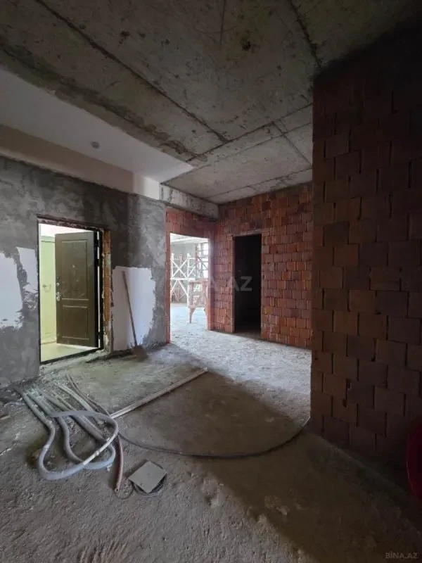 Satılır 4 otaqlı mənzil 165 m²