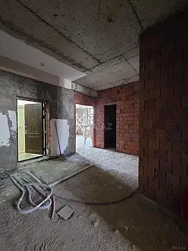 Satılır 4 otaqlı mənzil 165 m²