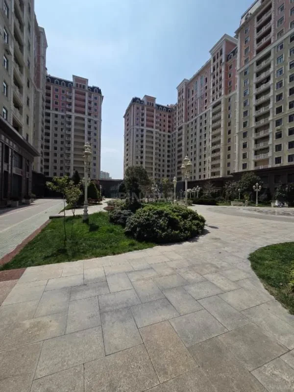 Satılır 4 otaqlı mənzil 165 m²