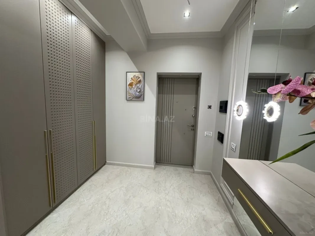 Satılır 2 otaqlı mənzil 65 m²