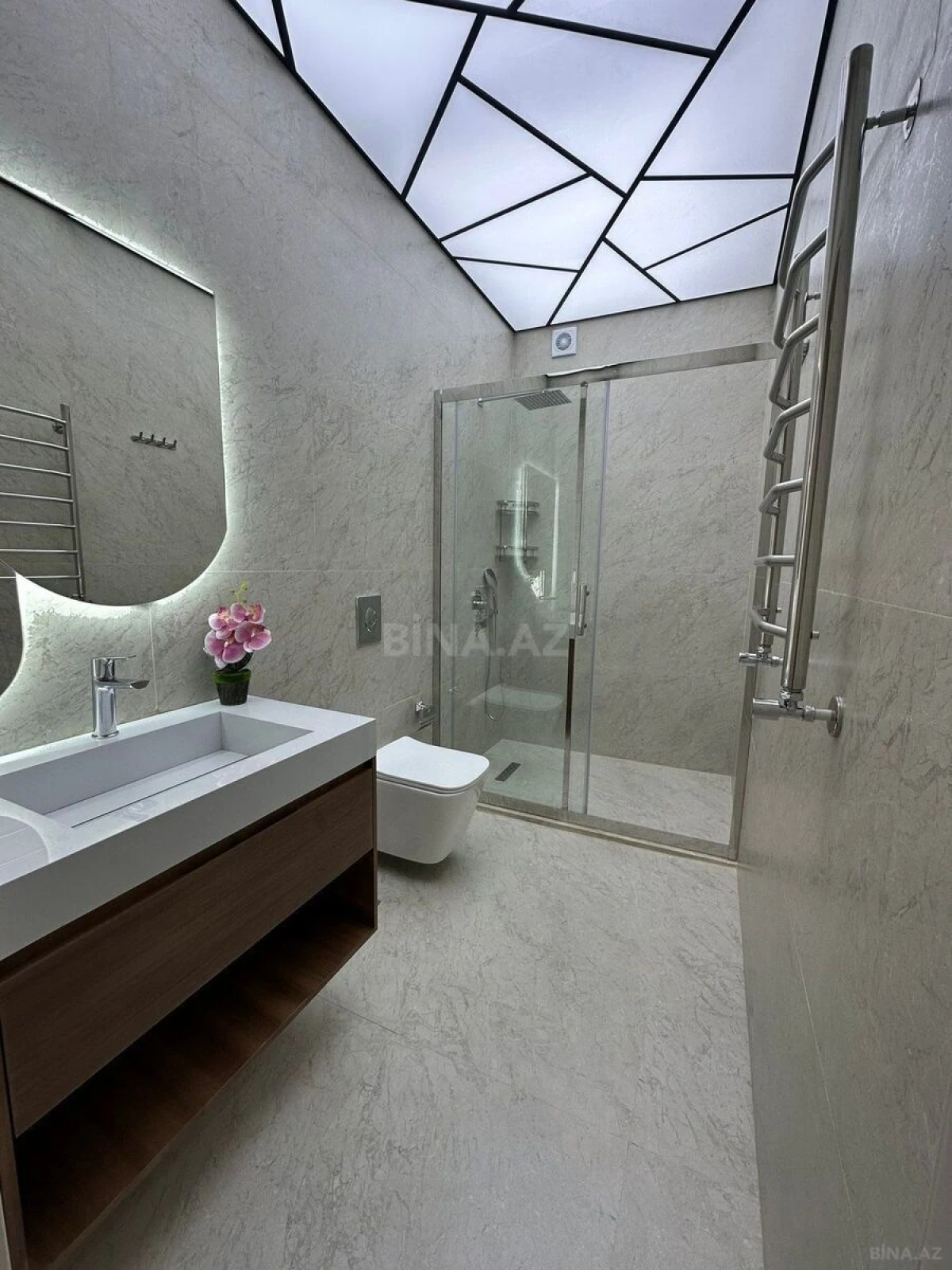 Satılır 2 otaqlı mənzil 65 m²