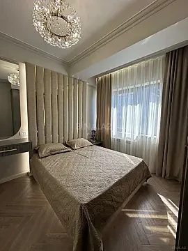 Satılır 2 otaqlı mənzil 65 m²