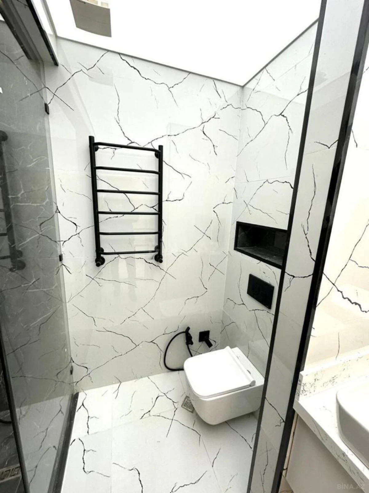 Kirayə verilir 2 otaqlı mənzil 75 m²