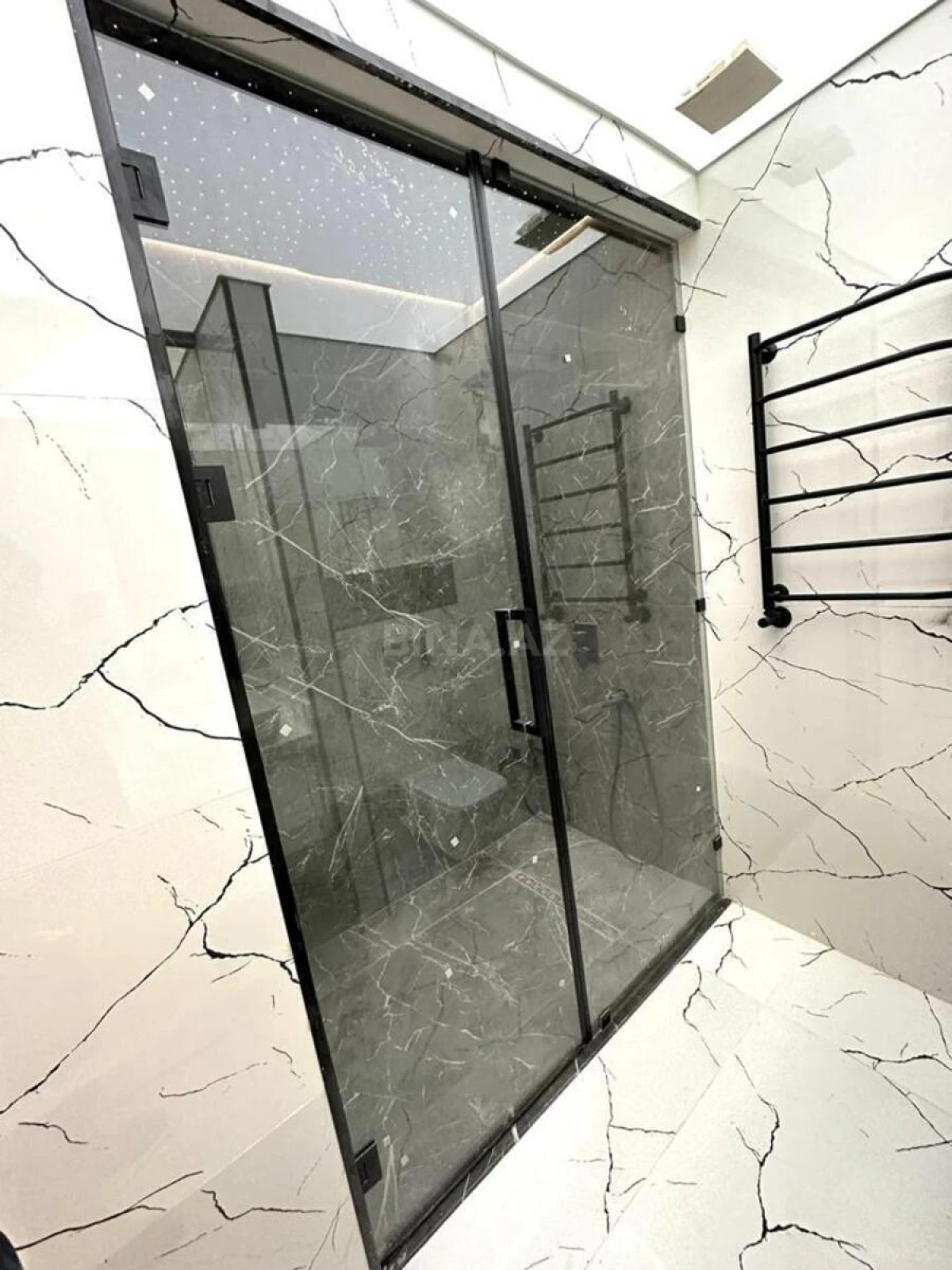 Kirayə verilir 2 otaqlı mənzil 75 m²