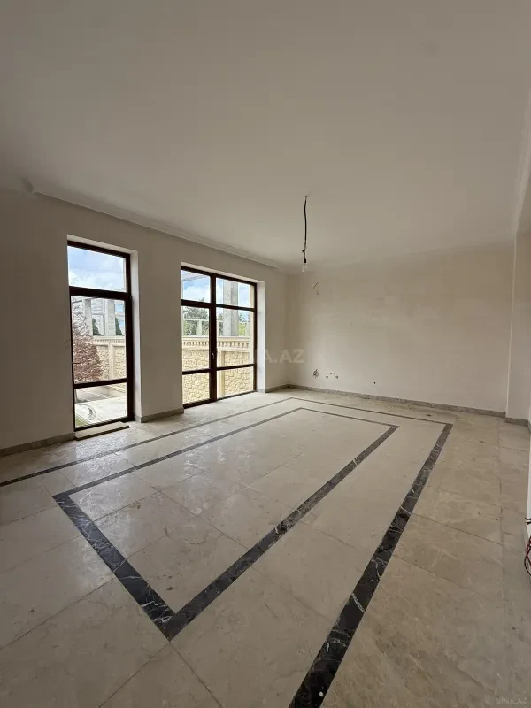 Satılır 5 otaqlı həyət evi 380 m²