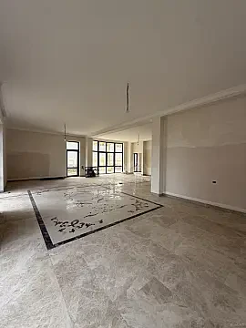 Satılır 5 otaqlı həyət evi 380 m²