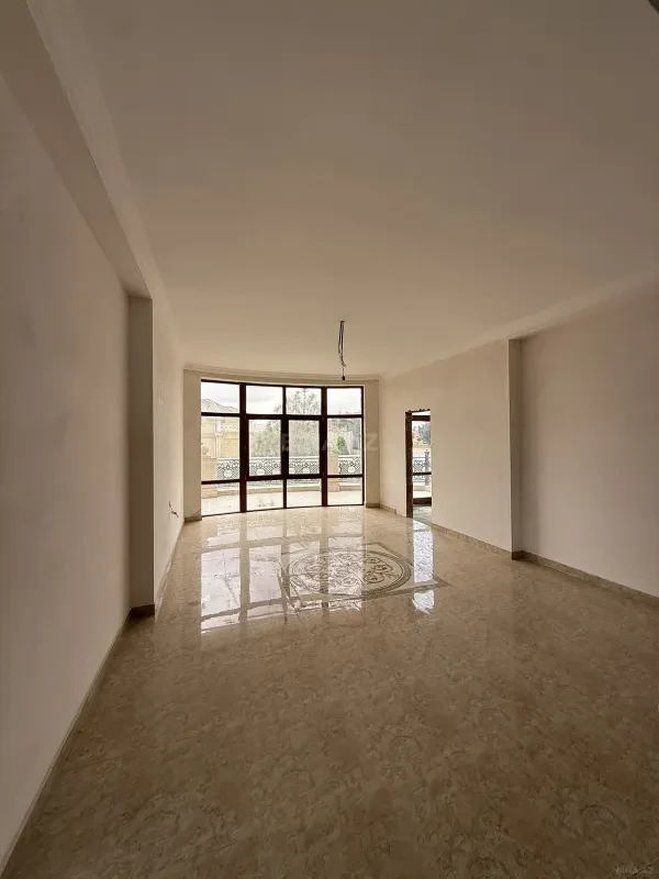 Satılır 5 otaqlı həyət evi 380 m²
