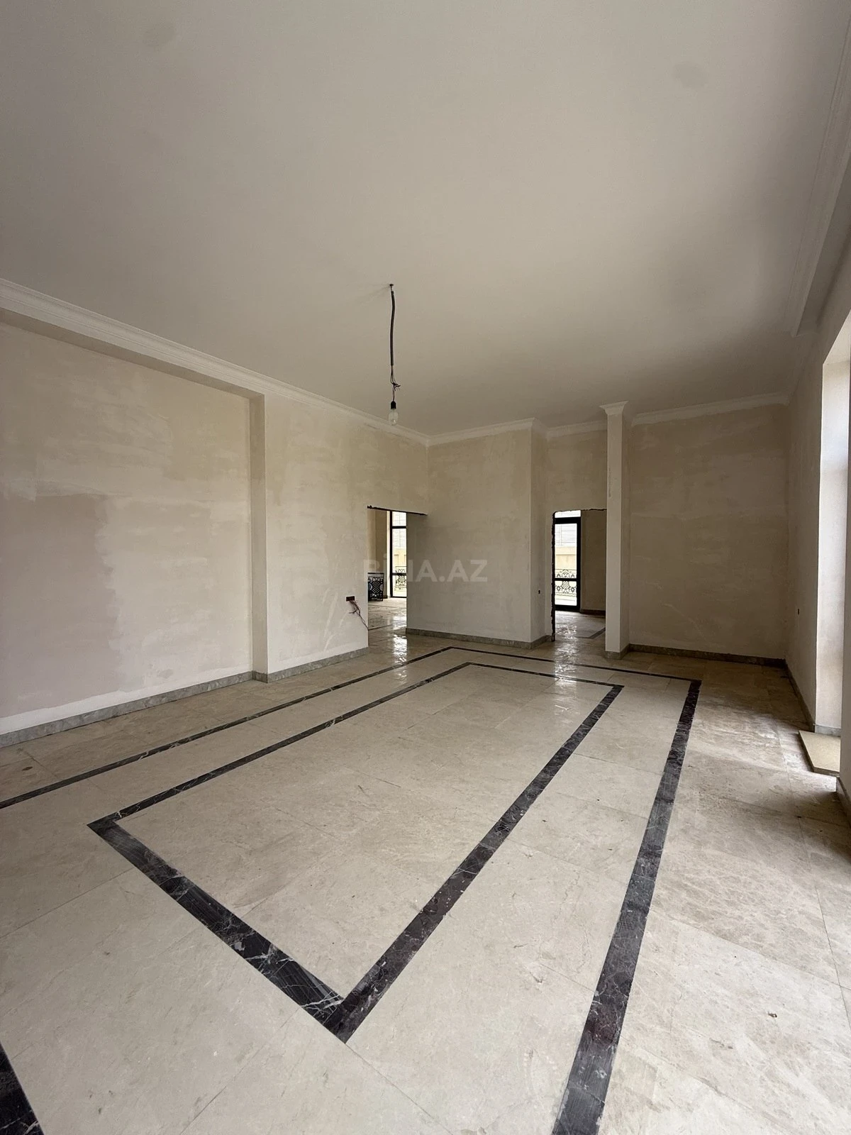 Satılır 5 otaqlı həyət evi 380 m²