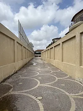 Satılır 5 otaqlı həyət evi 380 m²