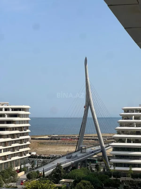 Satılır 4 otaqlı mənzil 220 m²