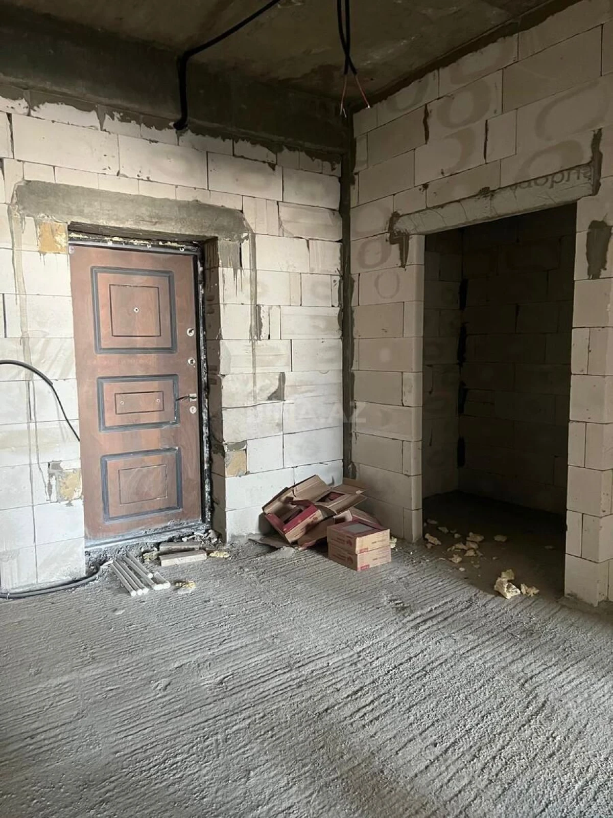 Satılır 4 otaqlı mənzil 220 m²